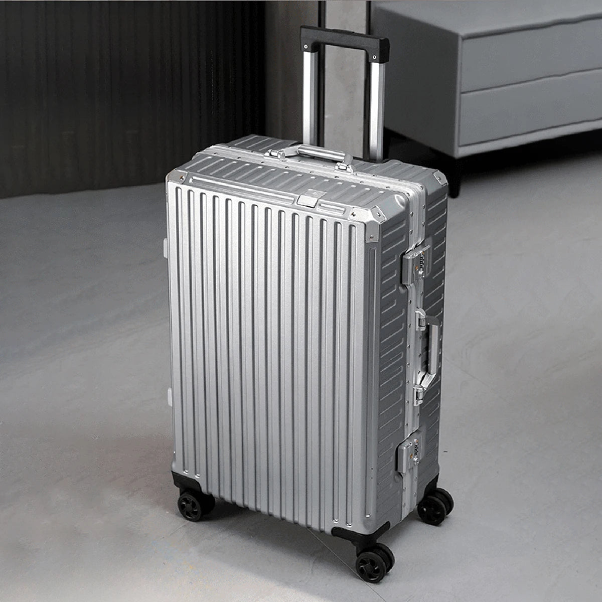 Trolley Luggage 20 24 26 28" Aluminum Frame Rolling Luggage USB