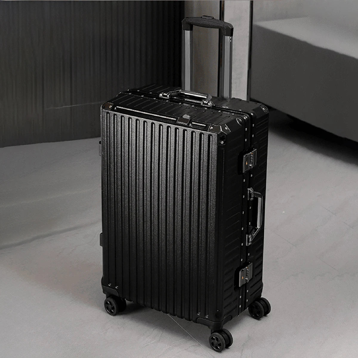 Trolley Luggage 20 24 26 28" Aluminum Frame Rolling Luggage USB