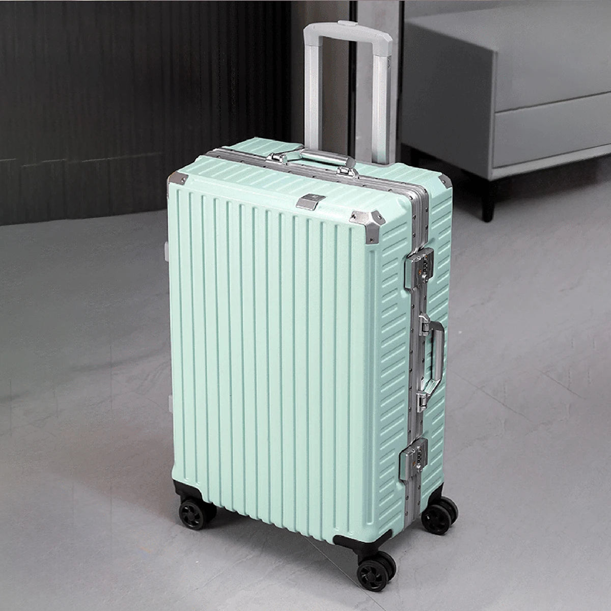 Trolley Luggage 20 24 26 28" Aluminum Frame Rolling Luggage USB